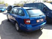 Gebraucht Skoda Octavia Ambition 116 PS (85 kW) 2020 Modra race/race blue Kombi