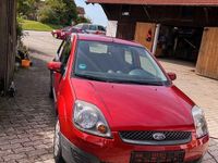 Gebraucht Ford Fiesta 69 PS (50 kW) 2006 Rot Kleinwagen