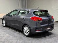 Gebraucht Kia Ceed Edition 7 99 PS (72 kW) 2017 Winchestergrau metallic Kleinwagen