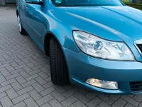 Gebraucht Skoda Octavia 105 PS (77 kW) 2012 Blau Limousine