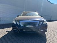 Gebraucht Mercedes E250 204 PS (150 kW) 2013 Cavansitblau  metalliclack Kombi
