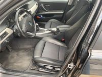 Gebraucht BMW 320 Sport Line 184 PS (135 kW) 2011 Schwarz Kombi