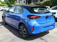 Neu Opel Corsa 101 PS (74 kW) 2025 Voltaik blue metallic / dach: sc Kleinwagen