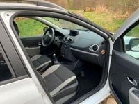 Gebraucht Renault Clio IV 75 PS (55 kW) 2012 Weiß Limousine