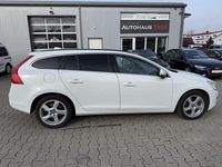 Gebraucht Volvo V60 Momentum 203 PS (149 kW) 2011 Whitesolid Kombi