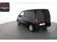 Gebraucht Opel Combo Edition 131 PS (96 kW) 2022 Schwarz (metallic) Van / Kleinbus