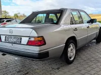 Brugt Mercedes E220 150 HK (110 kW) 1992 Sølv Sedan
