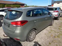 Gebraucht Kia Carens 135 PS (99 kW) 2017 Silber Van / Kleinbus