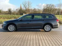Gebraucht VW Passat 150 PS (110 kW) 2022 Grau Kombi
