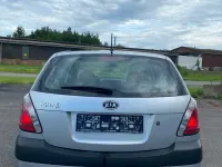Gebraucht Kia Rio EX 97 PS (71 kW) 2008 Grau Limousine