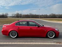 Gebraucht BMW 520 170 PS (125 kW) 2004 Rot Limousine