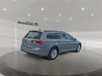 Gebraucht VW Passat Business 150 PS (110 kW) 2023 Mondsteingrau Kombi