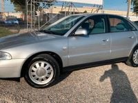 Gebraucht Audi A4 125 PS (91 kW) 2000 Silber Limousine