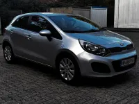 Gebraucht Kia Rio 86 PS (63 kW) 2012 Silber Kleinwagen