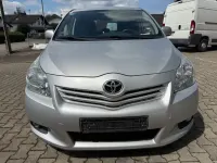 Gebraucht Toyota Verso Executive 126 PS (92 kW) 2012 Silber Van / Kleinbus