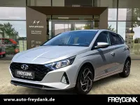 Gebraucht Hyundai i20 Edition 30+ 101 PS (74 kW) 2022 Sleek silver Kleinwagen