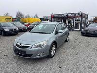 Gebraucht Opel Astra Design Edition 87 PS (63 kW) 2012 Silbersee/perl silber (m2) Kleinwagen