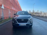 Gebraucht Hyundai Tucson 136 PS (100 kW) 2019 Grau SUV