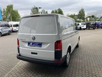 Gebraucht VW Transporter 110 PS (80 kW) 2025 Weiß (candyweiß) Van