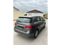 Gebraucht Mercedes B180 109 PS (80 kW) 2015 Grau Kleinwagen