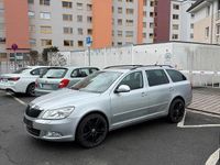 Gebraucht Skoda Octavia 160 PS (117 kW) 2012 Grau Kombi
