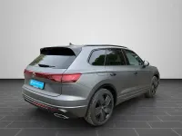 Gebraucht VW Touareg R-line 286 PS (210 kW) 2025 Siliziumgrau matt SUV
