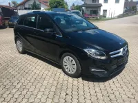 Gebraucht Mercedes B180 Style 122 PS (89 kW) 2015 Schwarz Kleinwagen