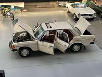 Gebraucht Mercedes E230 125 PS (91 kW) 1983 Beige Limousine