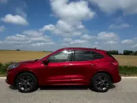 Usado Ford Kuga ST-Line X 225 HP (165 kW) 2022 Vermelho SUV