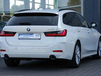 Gebraucht BMW 318 Shadowline 150 PS (110 kW) 2023 Weiß Kombi