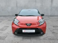 Neu Toyota Aygo X 72 PS (52 kW) 2025 Rot SUV