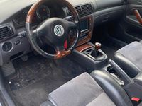 Usata VW Passat 115 CV (84 kW) 2003 Argento Berlina