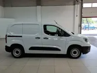 Gebraucht Opel Combo 102 PS (75 kW) 2024 Kaolin weiß Van / Kleinbus