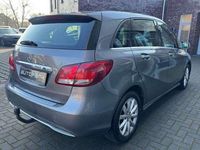 Gebraucht Mercedes B180 Style 122 PS (89 kW) 2016 Grau Van / Kleinbus