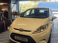 Gebraucht Ford Fiesta Trend 75 PS (55 kW) 2009 Weiß Kleinwagen