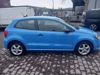 Gebraucht VW Polo 60 PS (44 kW) 2014 Blau Kleinwagen