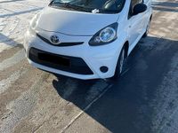 Gebraucht Toyota Aygo 68 PS (50 kW) 2014 Weiß Kleinwagen