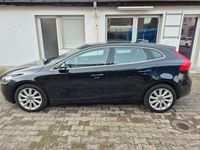 Gebraucht Volvo V40 Momentum 114 PS (83 kW) 2014 Schwarz Limousine