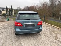 Gebraucht Mercedes B180 122 PS (89 kW) 2013 Blau Van / Kleinbus