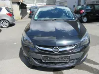Gebraucht Opel Astra Edition 140 PS (102 kW) 2013 Schwarz Limousine