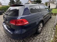 Gebraucht VW Passat Comfortline 122 PS (89 kW) 2011 Blau Limousine