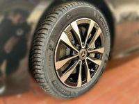 Gebraucht Mercedes C400 AMG 252 PS (185 kW) 2025 Metalliclack obsidianschwarz Limousine