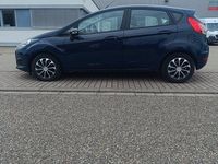 Gebraucht Ford Fiesta Titanium 95 PS (69 kW) 2015 Blau Kleinwagen