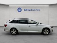 Gebraucht Skoda Superb Ambition 150 PS (110 kW) 2023 Moonweiß perleffekt Kombi