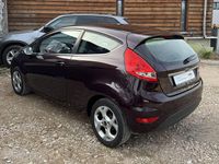 Gebraucht Ford Fiesta Titanium 82 PS (60 kW) 2010 Violet Kleinwagen