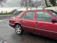 Brugt Mercedes E220 1994 Rød Sedan