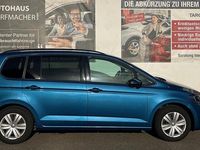 Gebraucht VW Touran 110 PS (80 kW) 2017 Caribbean blue metallic Van / Kleinbus