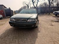 Gebraucht Volvo V70 144 PS (105 kW) 1998 Grün Kombi