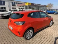 Begagnad Renault Clio V 2024 Orange Sedan