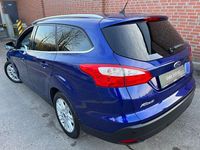 Gebraucht Ford Focus Titanium 125 PS (91 kW) 2014 Blau Kombi